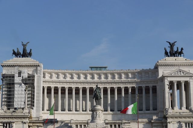 rome from taxi window